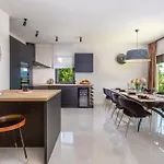 Beautiful Home In Opric With Wifi * Opric