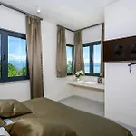 Beautiful Home In Opric With Wifi Opric