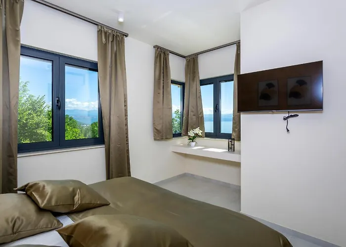 Lovely Home In Opric With Wifi Opric