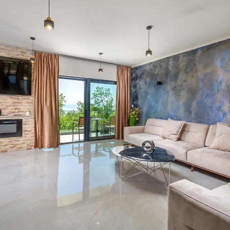 Lovely Home In Opric With Wifi