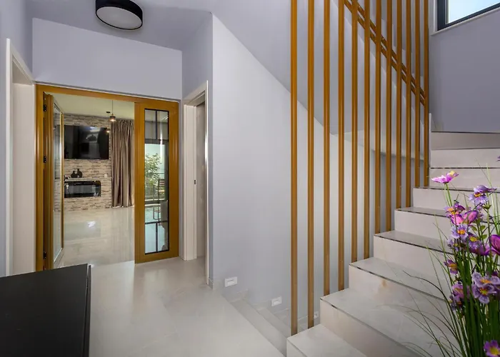 Lovely Home In Opric With Wifi Vikendica *