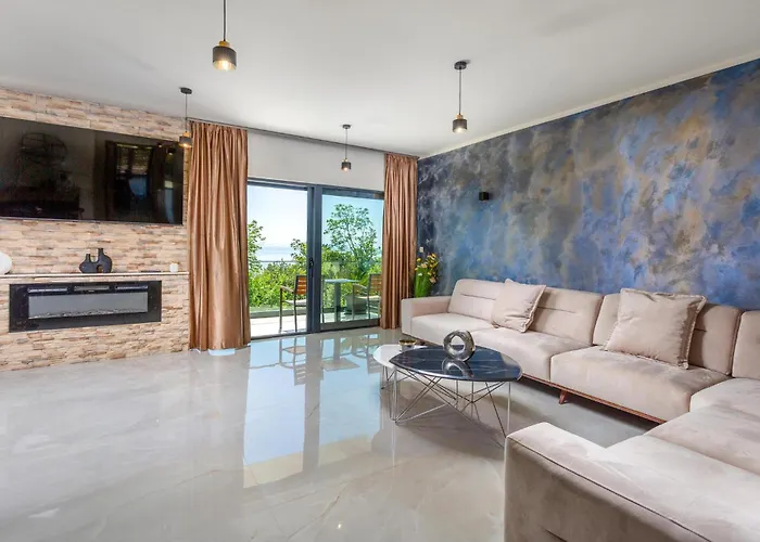 Lovely Home In Opric With Wifi