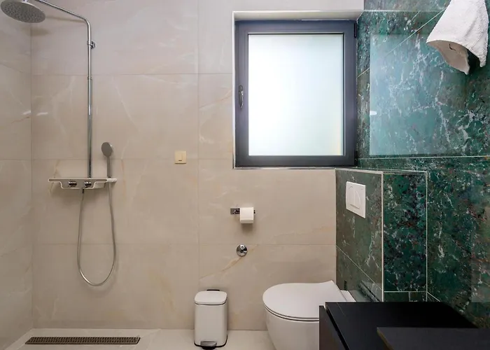 別荘 Lovely Home In Opric With Wifi Opric