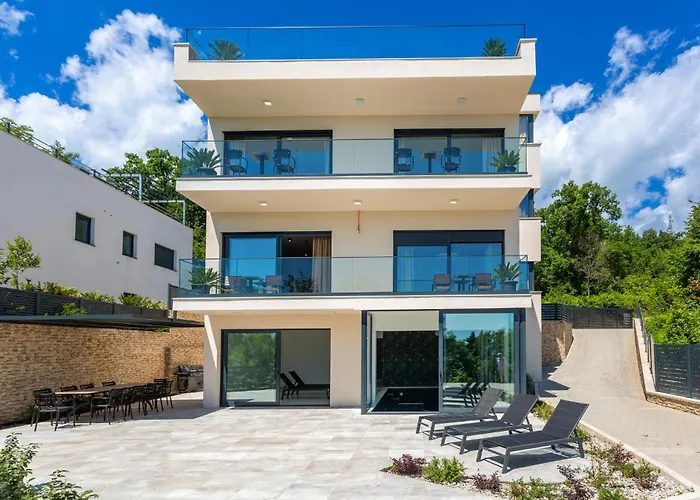 別荘 Lovely Home In Opric With Wifi *